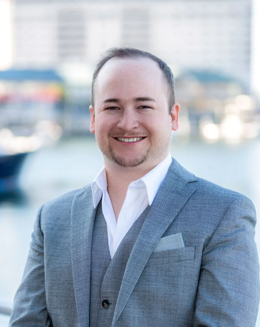 Alex Perez, Lead Advisor